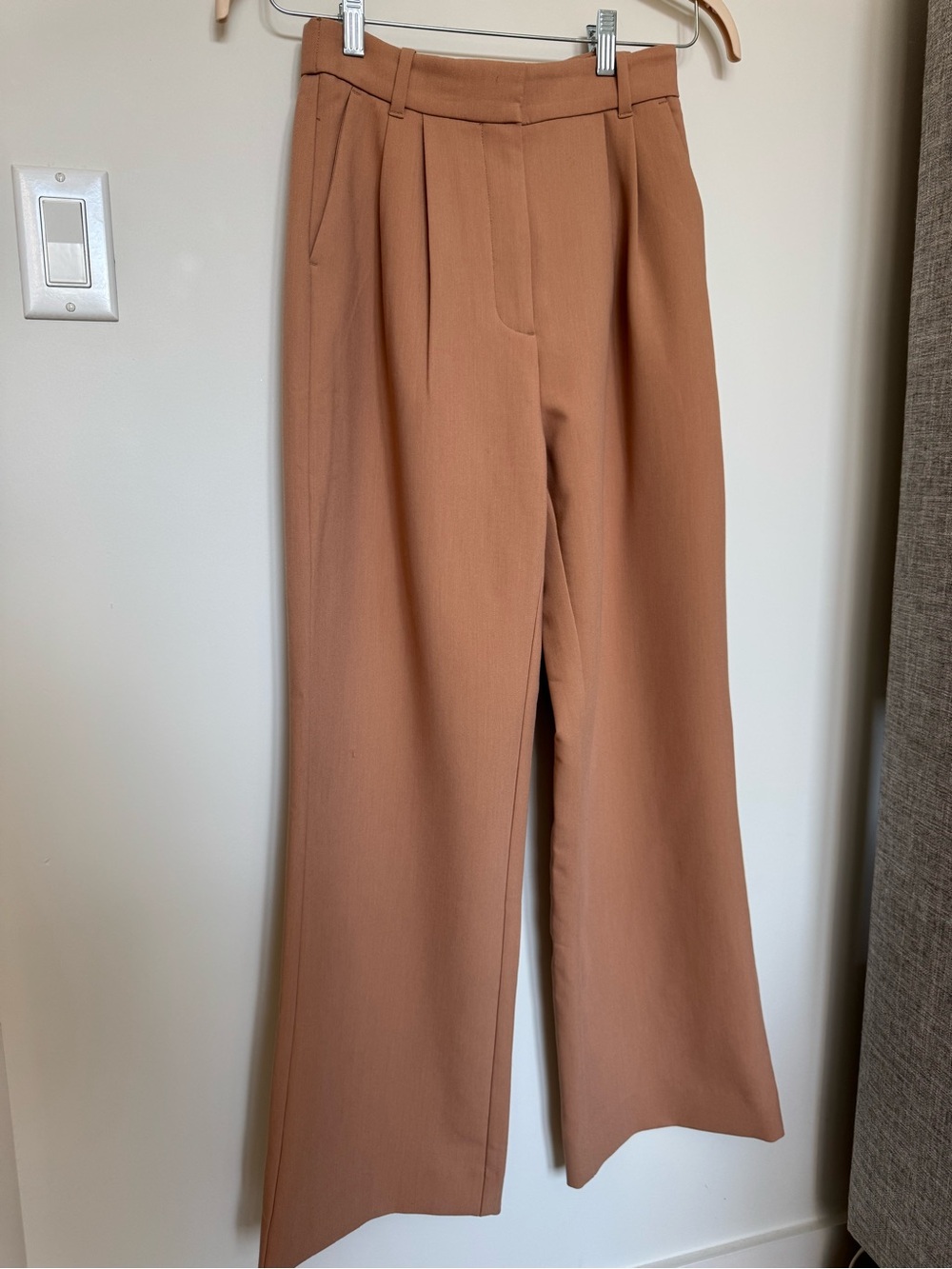 Abercrombie & Fitch Wide-Leg Pants in Camel Brown